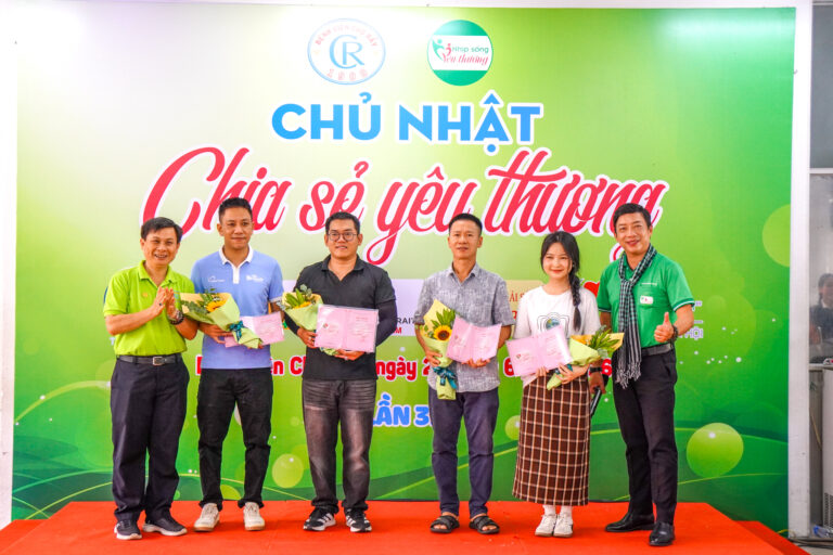 Chương trình Chủ Nhật Chia Sẻ Yêu Thương