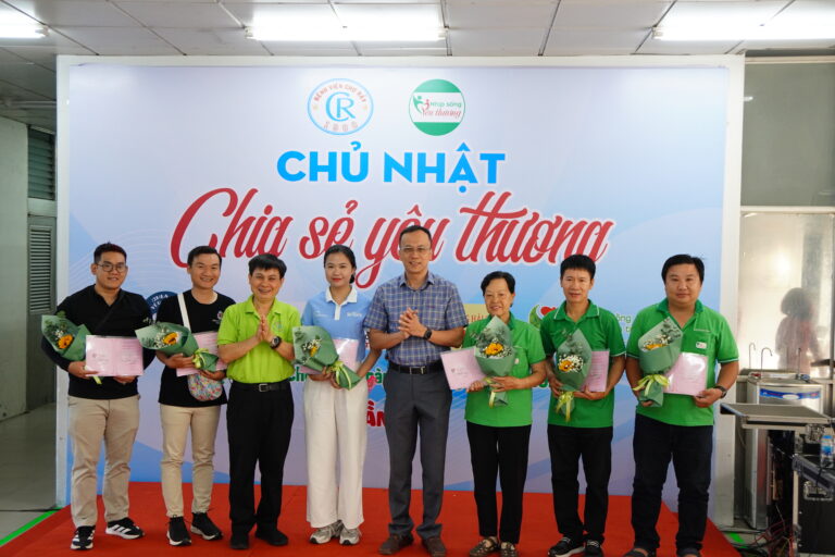 Đội ngũ Phúc Thiện tại chương trình thiện nguyện
